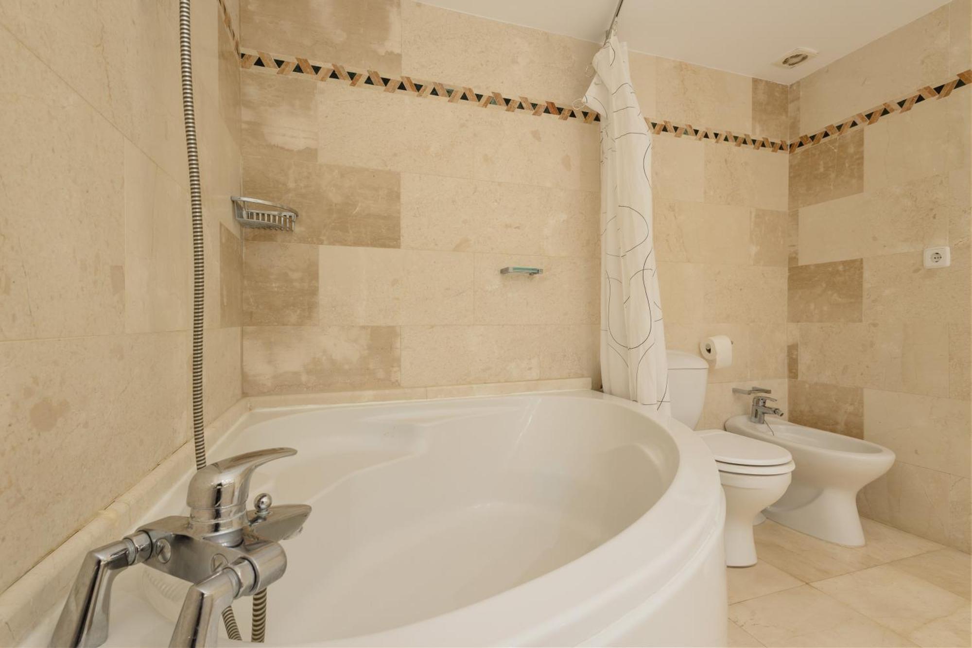 4 Bedroom With Jacuzzi And Terrace With Panoramic Sea Views, In Nueva Andalucia, * Marbella