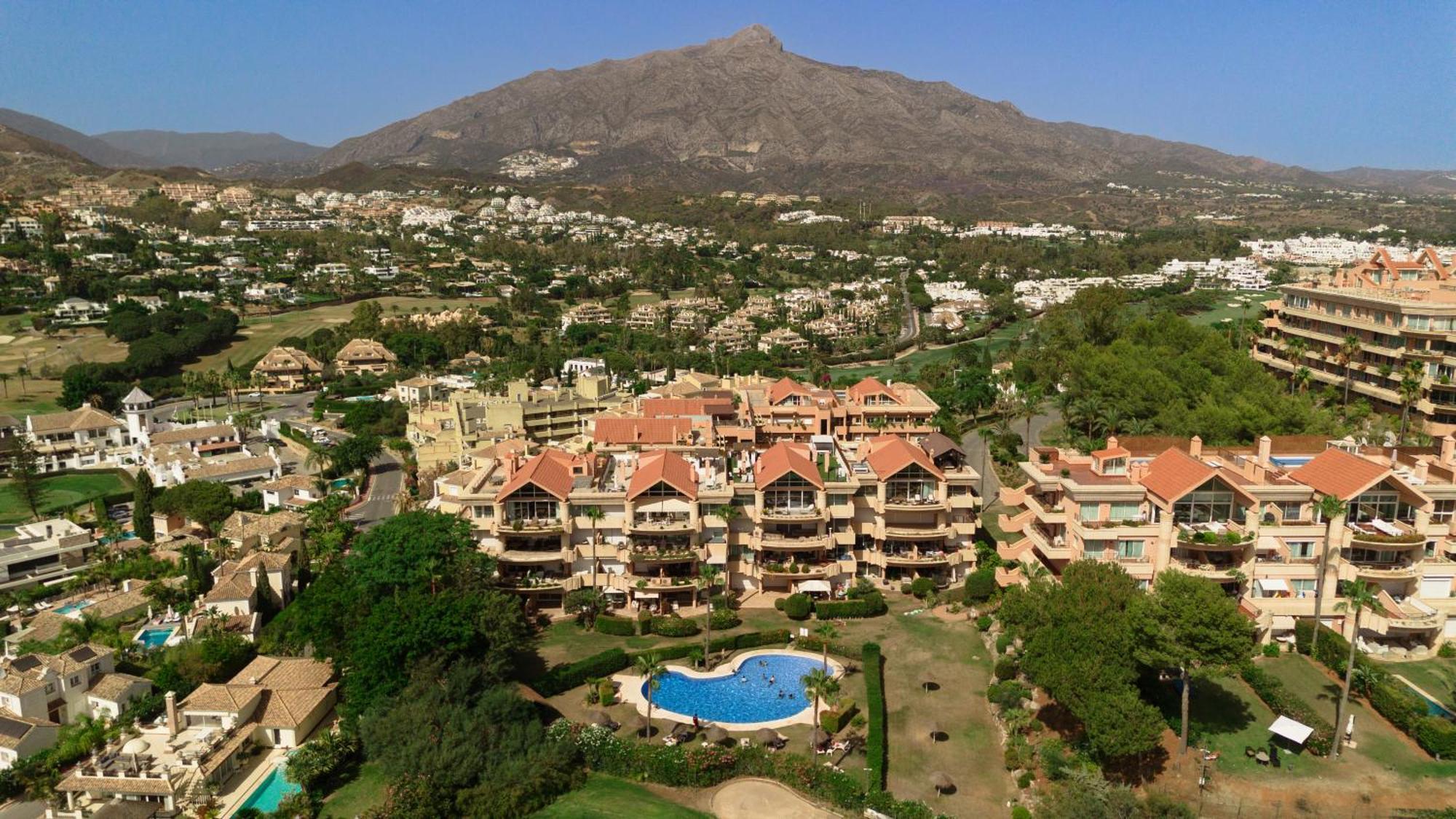 4 Bedroom With Jacuzzi And Terrace With Panoramic Sea Views, In Nueva Andalucia, Apartment Marbella