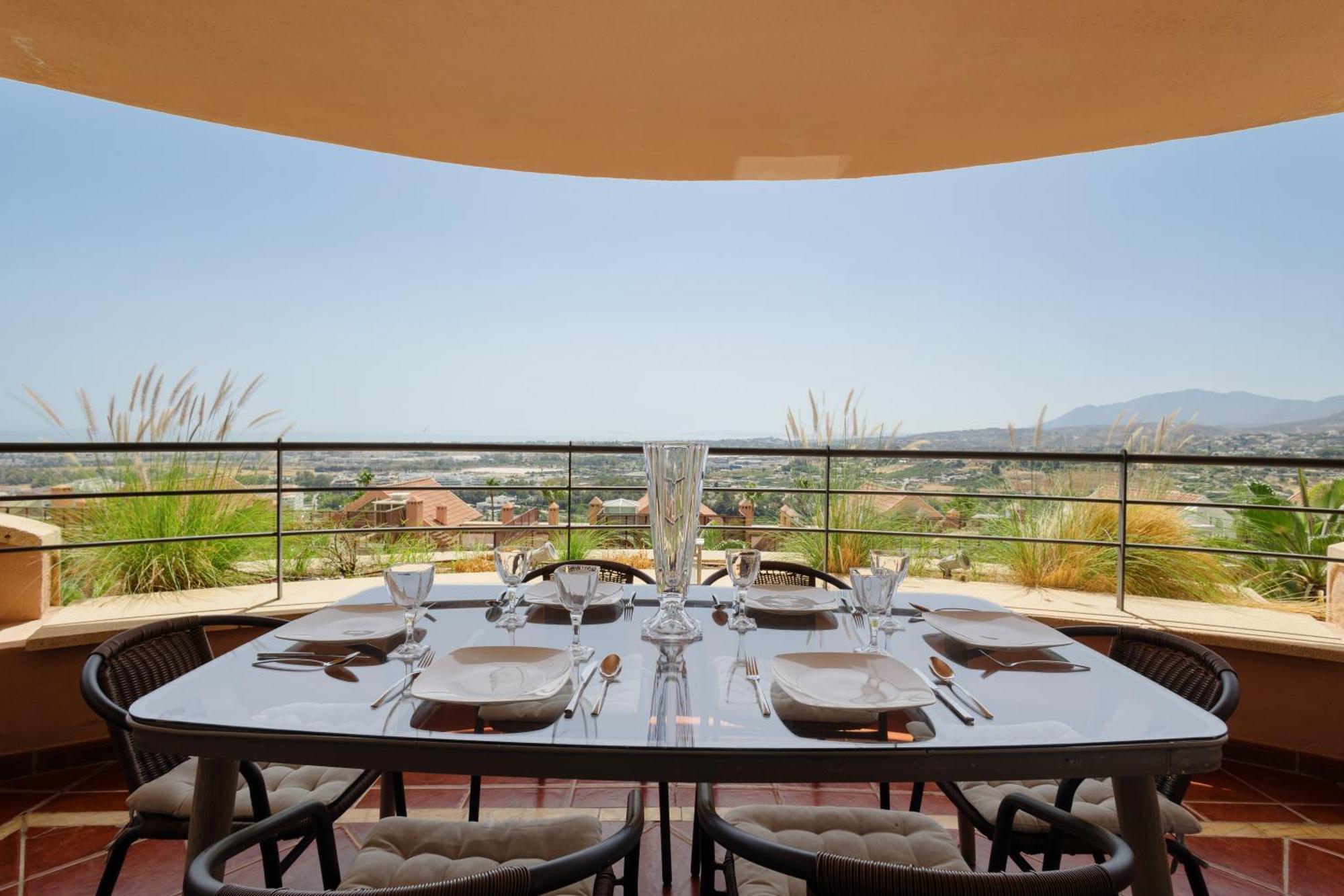 4 Bedroom With Jacuzzi And Terrace With Panoramic Sea Views, In Nueva Andalucia, *