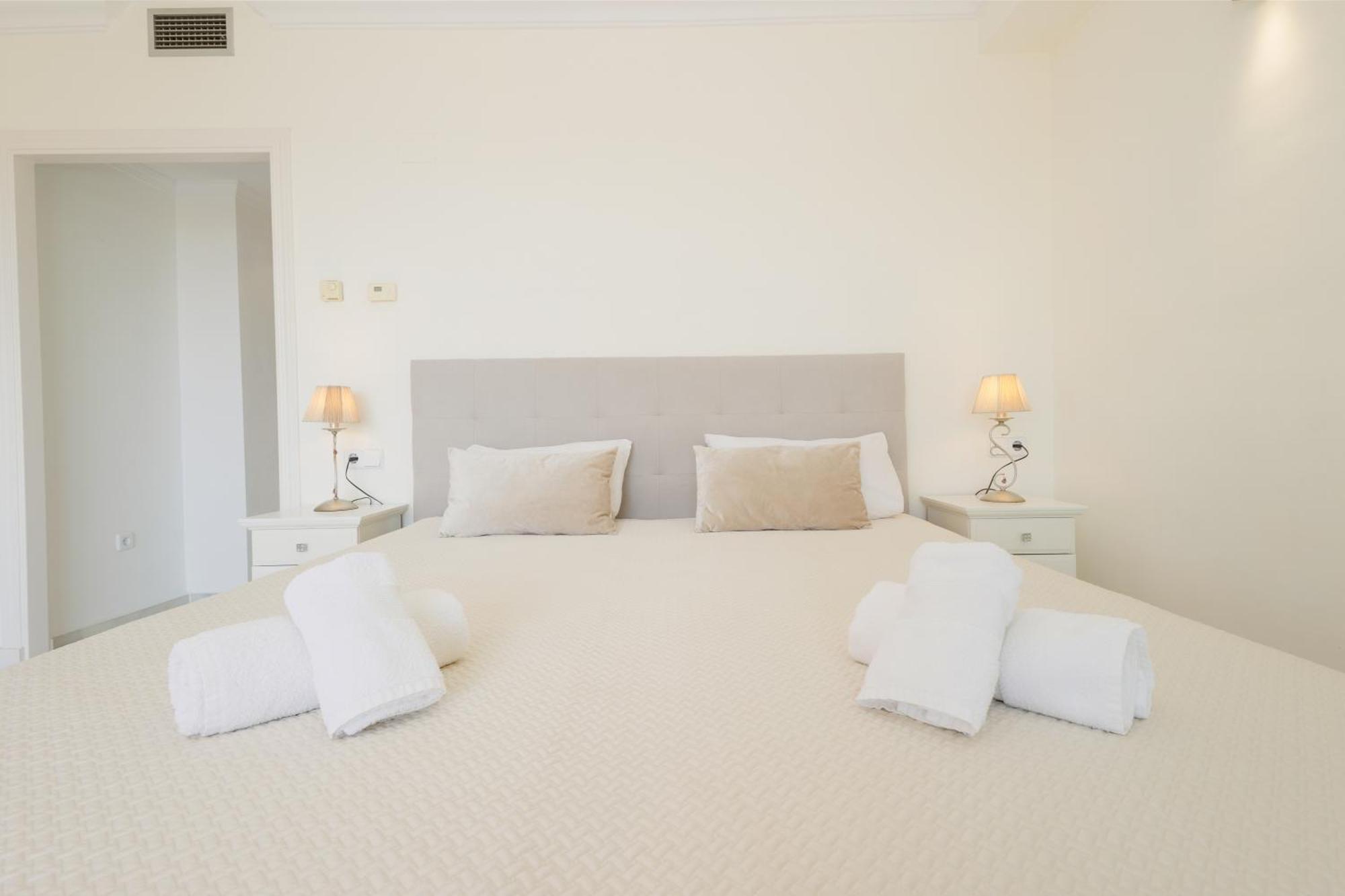 4 Bedroom With Jacuzzi And Terrace With Panoramic Sea Views, In Nueva Andalucia, * Marbella