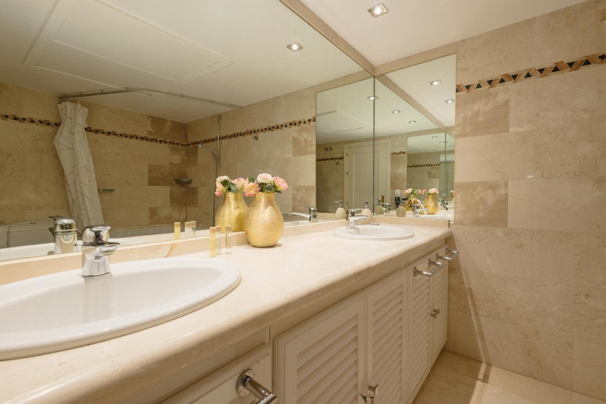 4 Bedroom With Jacuzzi And Terrace With Panoramic Sea Views, In Nueva Andalucia, Marbella