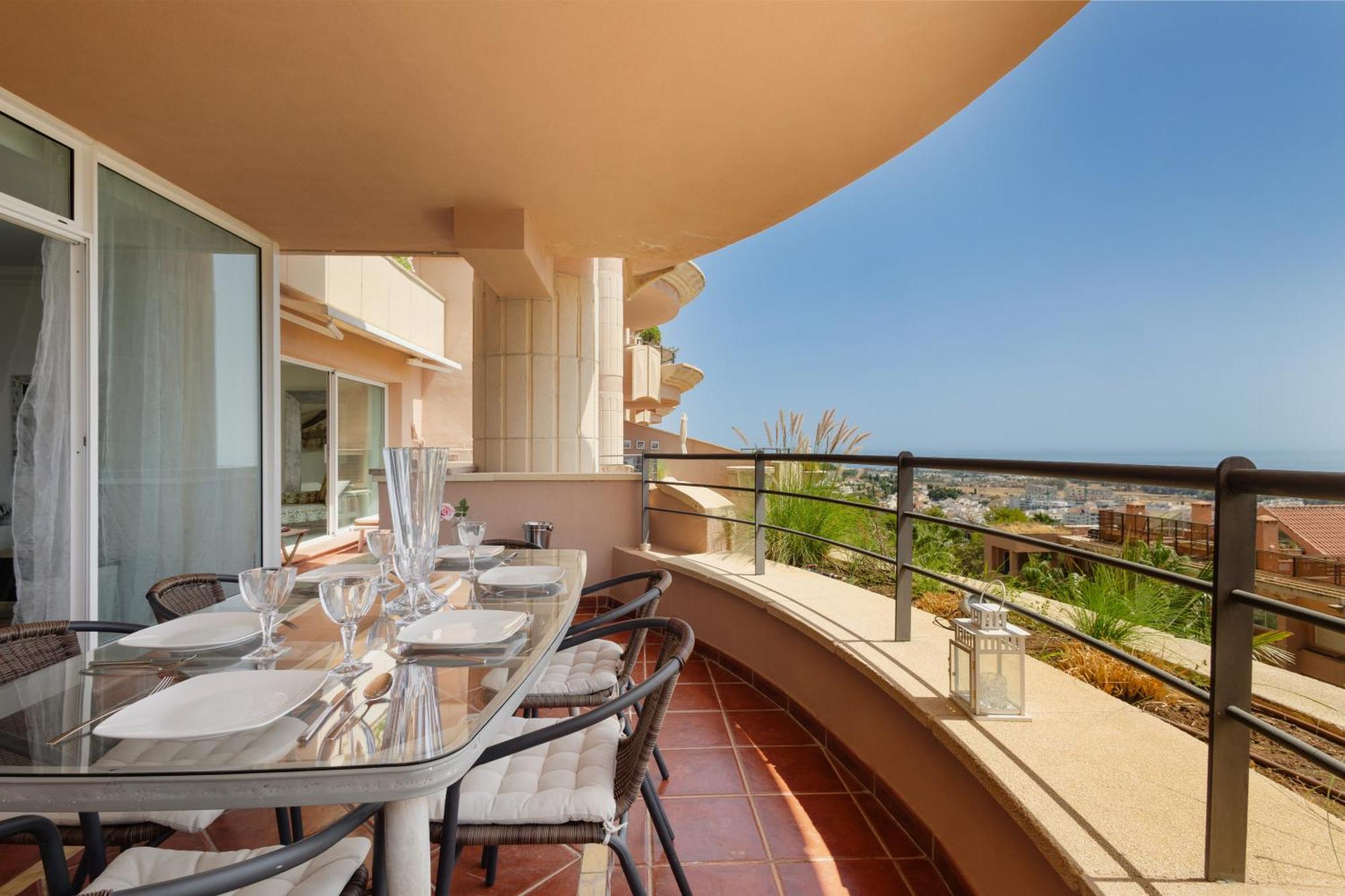 4 Bedroom With Jacuzzi And Terrace With Panoramic Sea Views, In Nueva Andalucia, Apartment *