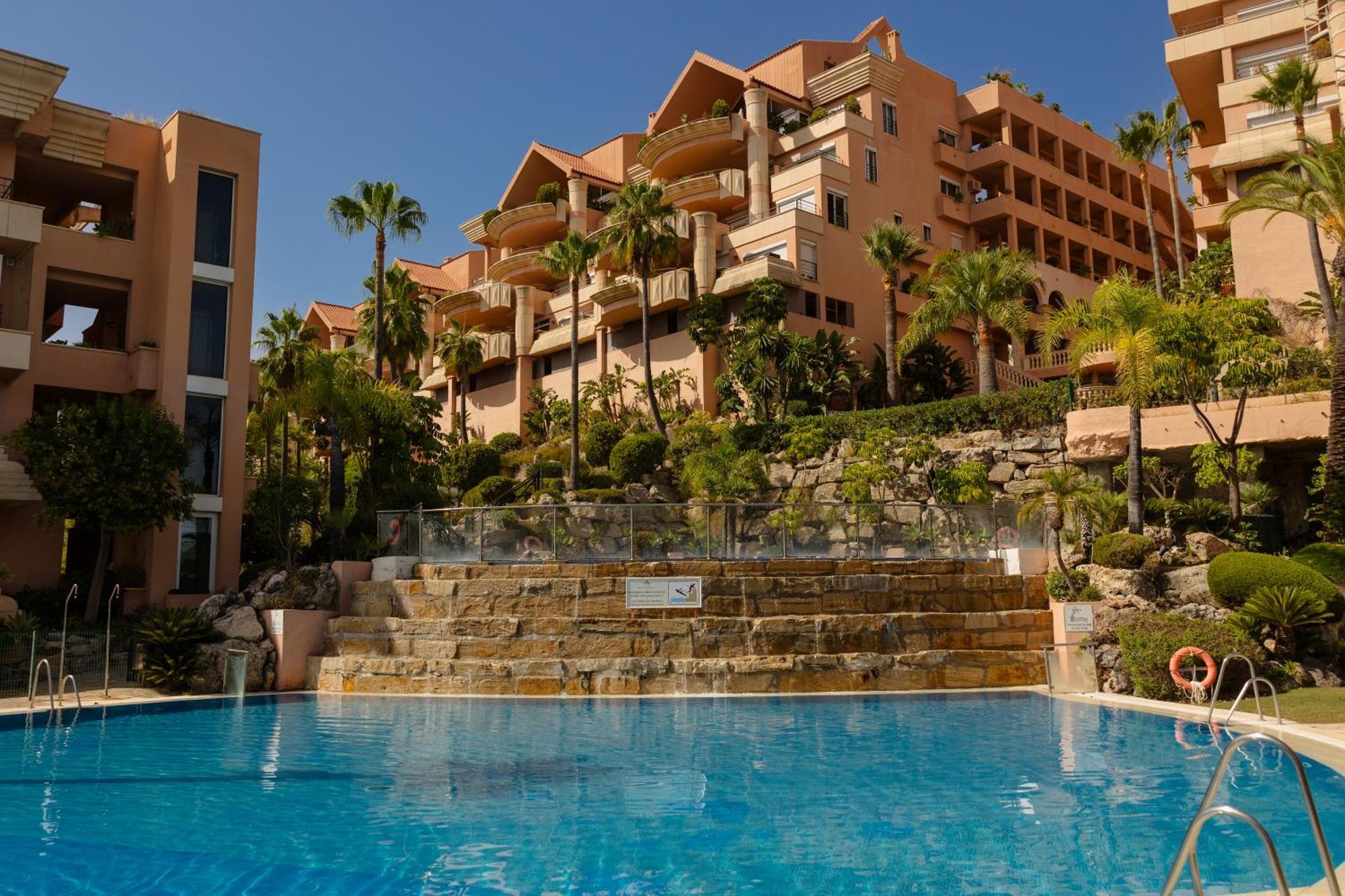 4 Bedroom With Jacuzzi And Terrace With Panoramic Sea Views, In Nueva Andalucia, *
