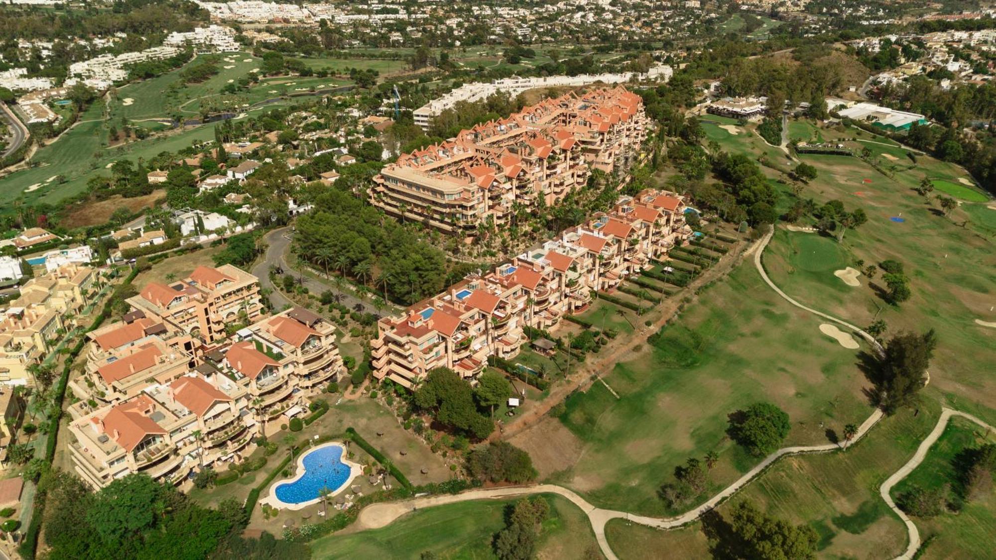 4 Bedroom With Jacuzzi And Terrace With Panoramic Sea Views, In Nueva Andalucia, Apartment