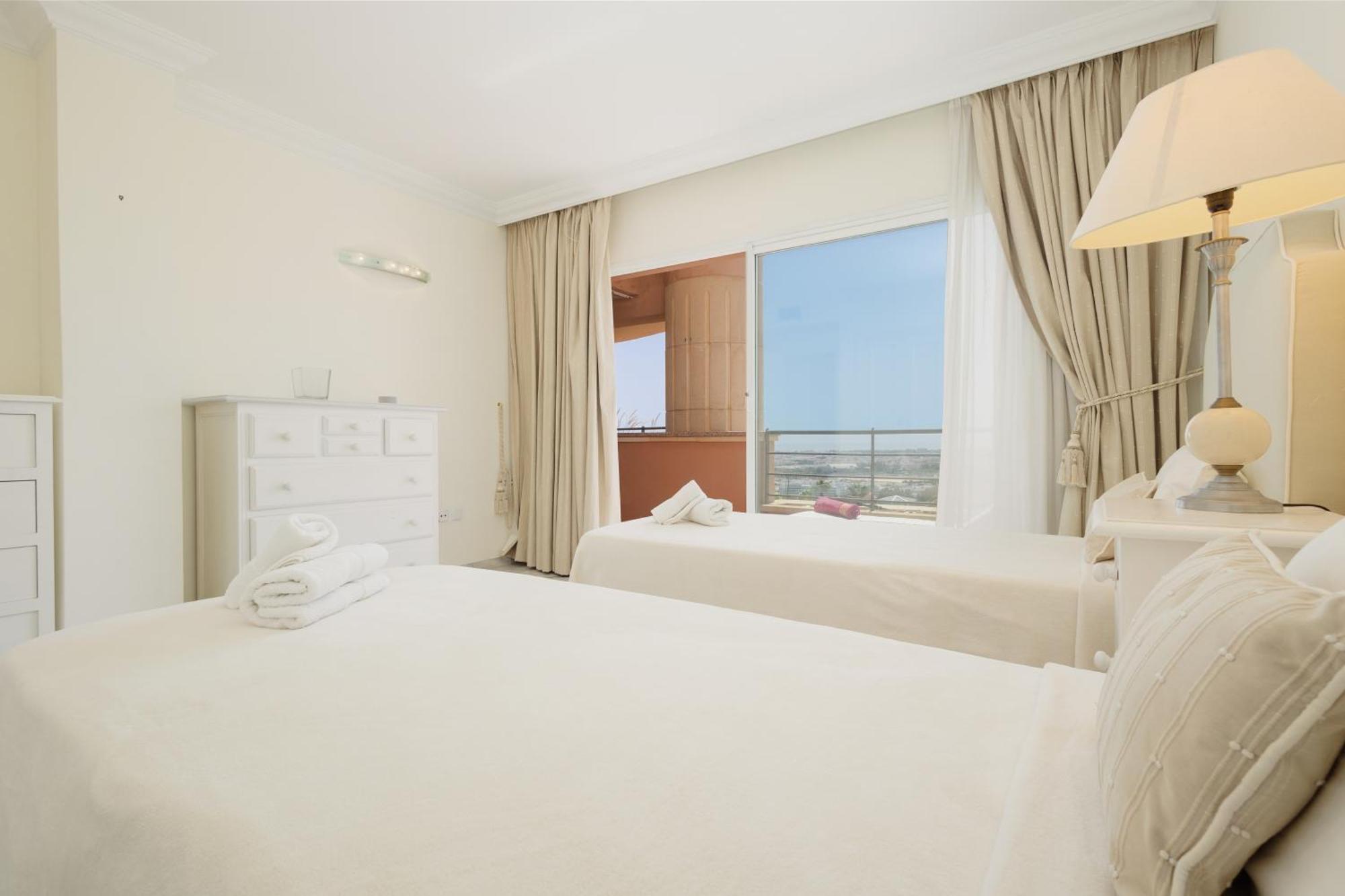 4 Bedroom With Jacuzzi And Terrace With Panoramic Sea Views, In Nueva Andalucia, * Marbella